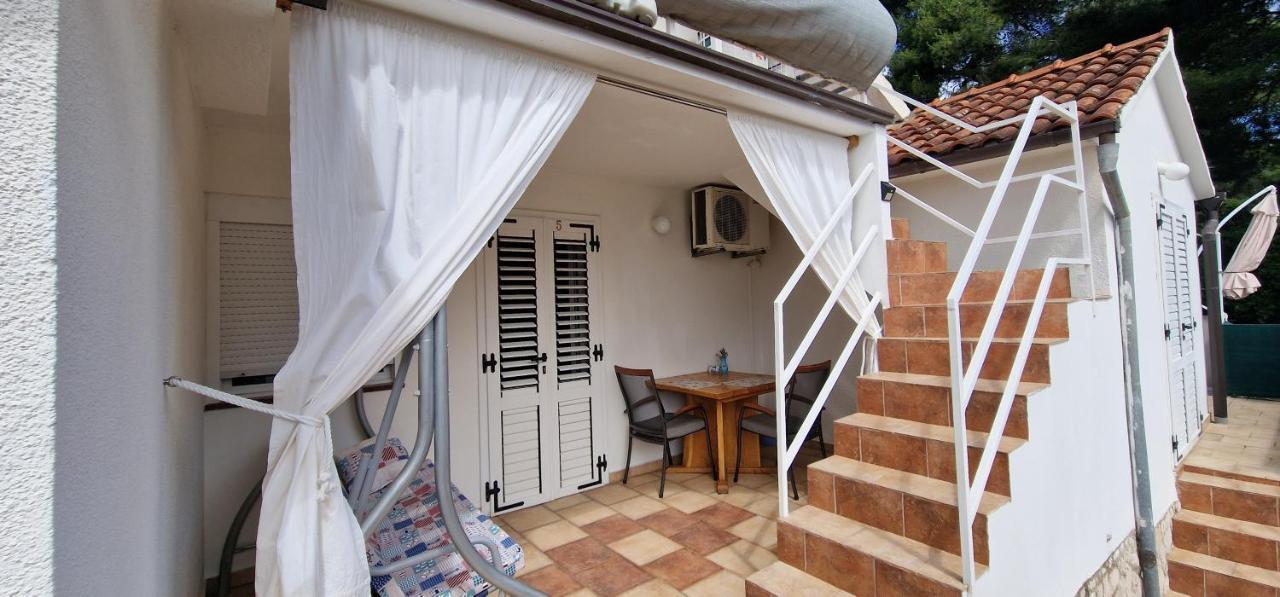Apartmani Dutkovic Vrboska Extérieur photo