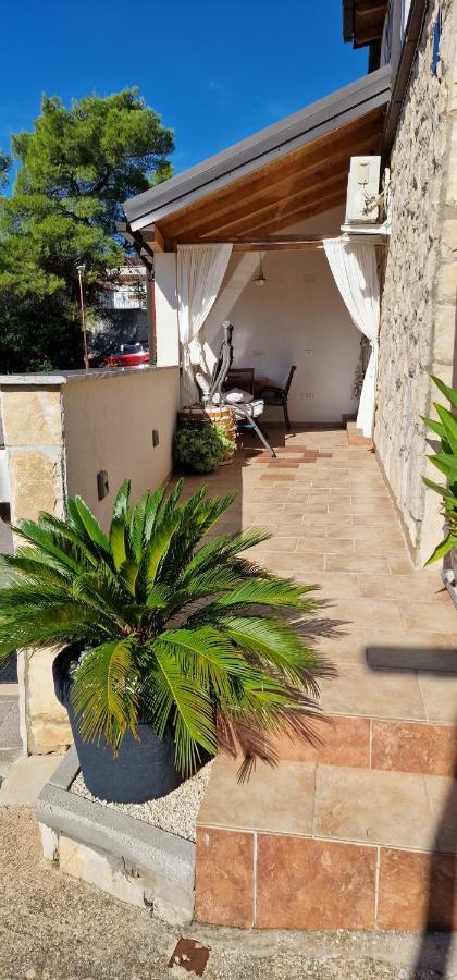 Apartmani Dutkovic Vrboska Extérieur photo