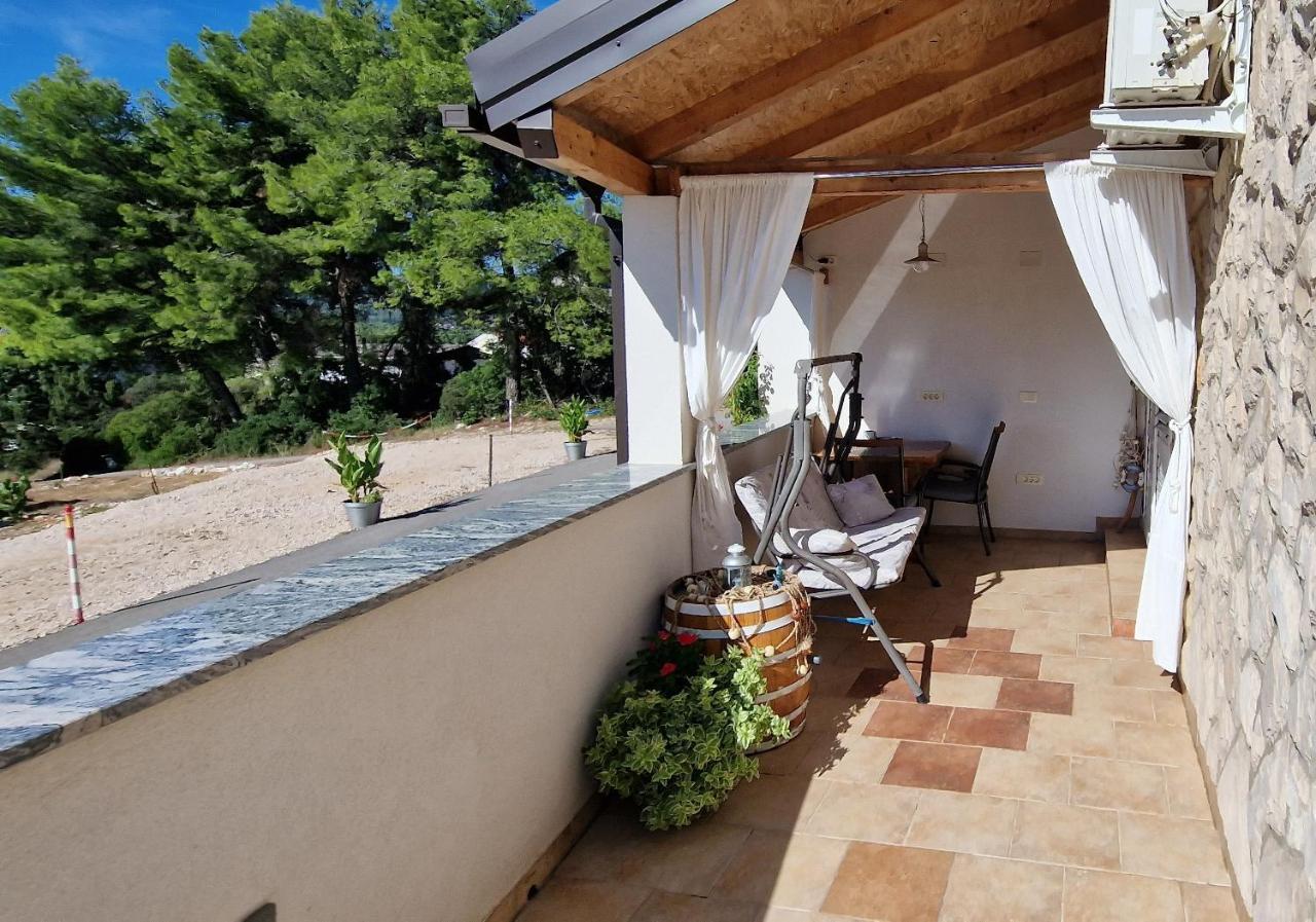 Apartmani Dutkovic Vrboska Extérieur photo
