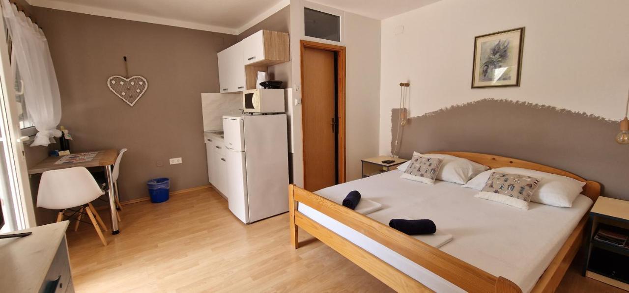 Apartmani Dutkovic Vrboska Extérieur photo