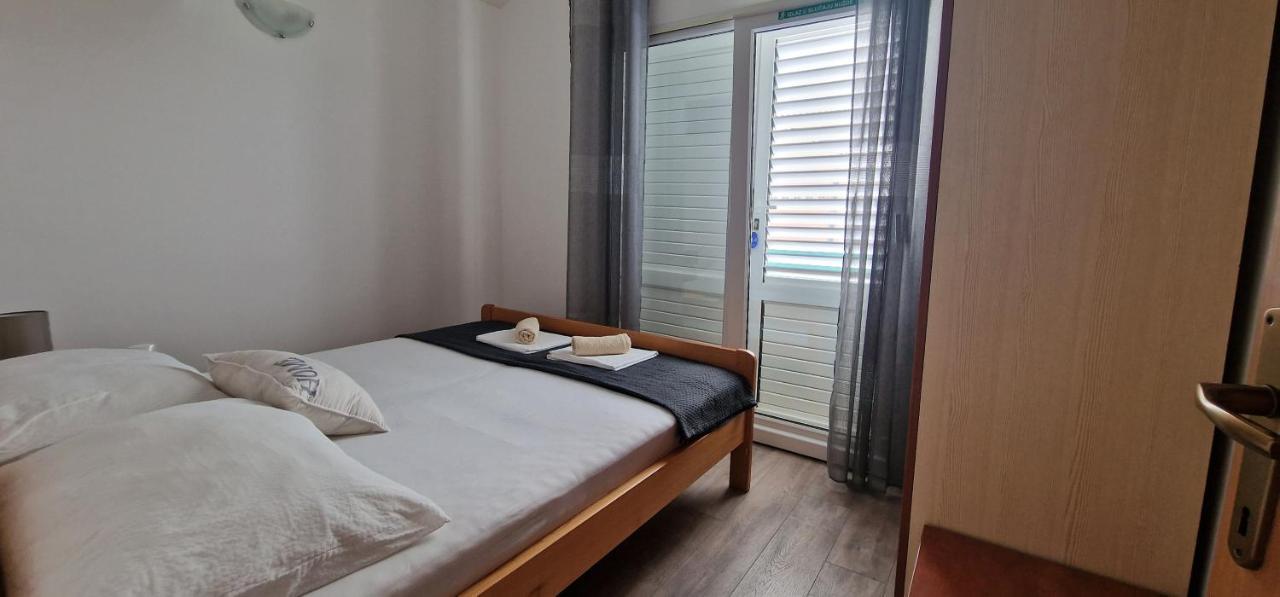 Apartmani Dutkovic Vrboska Extérieur photo